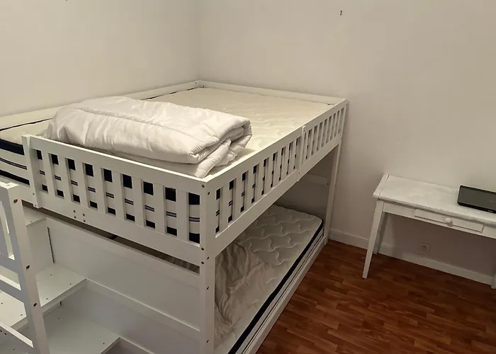 Grande Maison Familiale A 17600 *