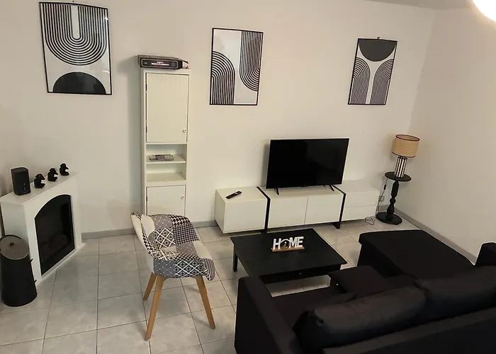 Grande Maison Familiale A 17600 펜션 *